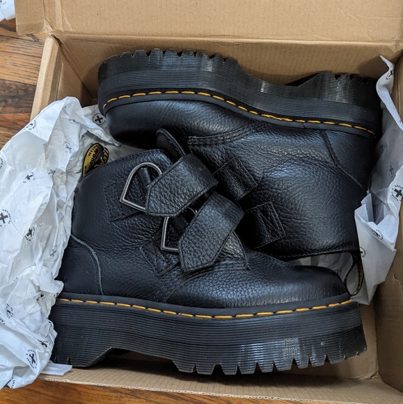 Dr. Martens Shoes - Doc Marten Devon Heart Boots